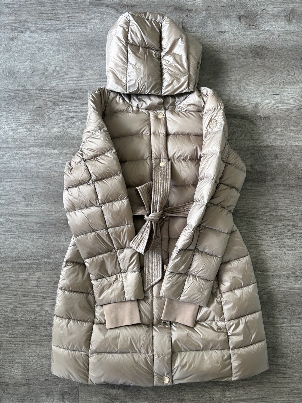 Michael Kors Taupe packable down fill jacket with hoodie, belt and Gold Logo